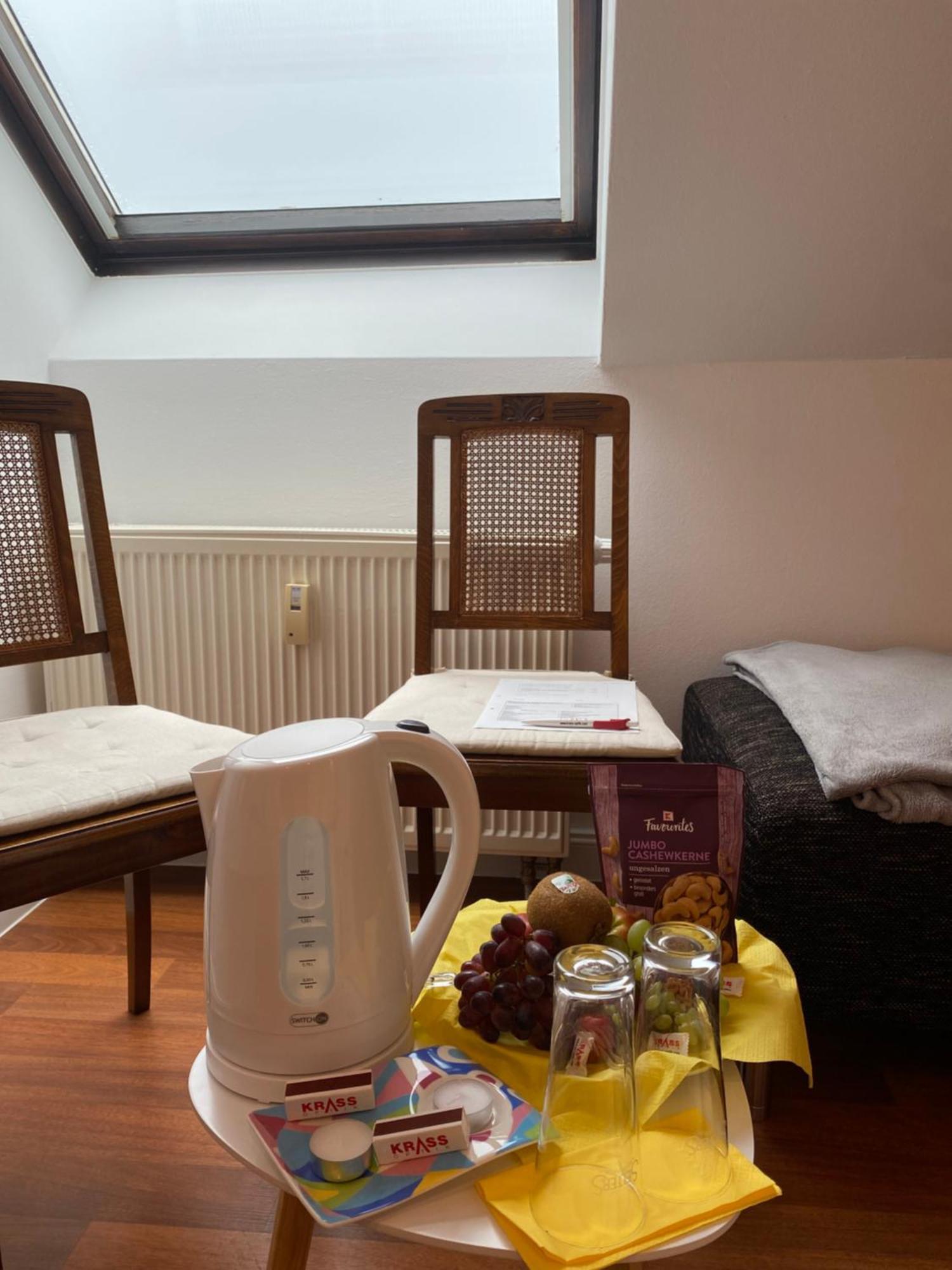 Privatzimmer In Atelier Privatunterkunft *