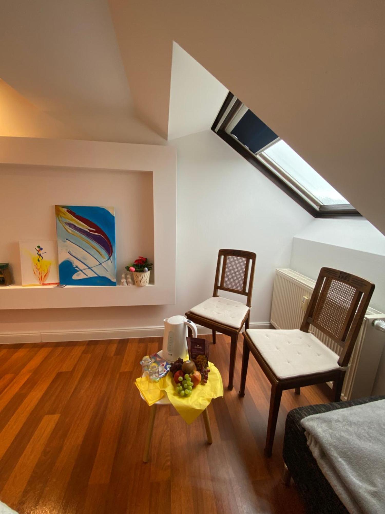 Privatunterkunft Privatzimmer In Atelier